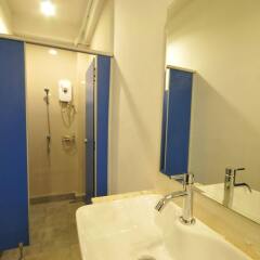 Отель Hostel Shane Bangkok Таиланд, Бангкок - отзывы, цены и фото номеров - забронировать отель Hostel Shane Bangkok онлайн ванная