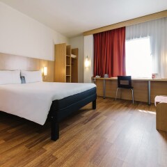 Ibis Moscow Paveletskaya Hotel in Moscow, Russia from 47$, photos, reviews - zenhotels.com guestroom