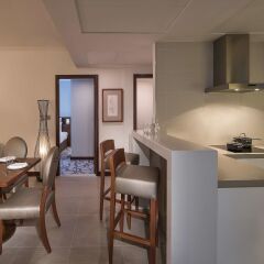 Отель Pullman Dubai Creek City Centre Residences в номере