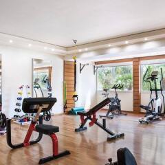 Отель Blazer Suites Hotel Греция, Афины - 1 отзыв об отеле, цены и фото номеров - забронировать отель Blazer Suites Hotel онлайн фитнесс-зал фото 3