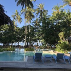 Отель El Nido Mahogany Beach бассейн