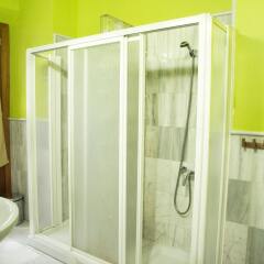 Отель White Nest Испания, Гранада - отзывы, цены и фото номеров - забронировать отель White Nest онлайн ванная фото 2