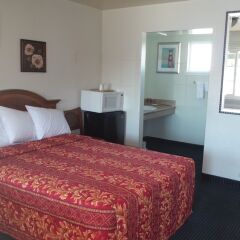 Отель Holiday Motel Oakdale комната для гостей фото 4