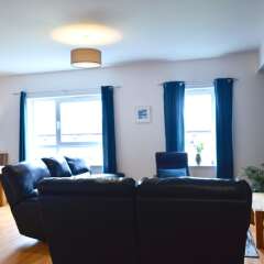 Отель Beautiful Edinburgh Flat With 2 Double Bedrooms Великобритания, Эдинбург - отзывы, цены и фото номеров - забронировать отель Beautiful Edinburgh Flat With 2 Double Bedrooms онлайн комната для гостей фото 3