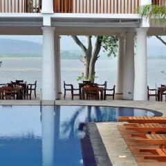 OGA REACH hotel бассейн
