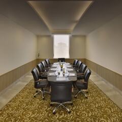 Отель Four Points by Sheraton New Delhi, Airport Highway
