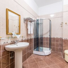 Гостиница Комплекс Аквалоо в Сочи 2 отзыва об отеле, цены и фото номеров - забронировать гостиницу Комплекс Аквалоо онлайн ванная
