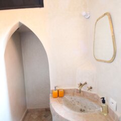 Riad Agnes & Zohra in Marrakesh, Morocco from 163$, photos, reviews - zenhotels.com bathroom photo 2