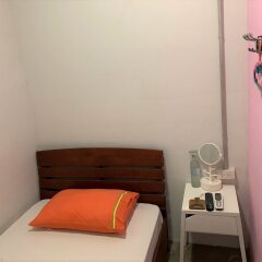 Отель Sleep Sheep Phuket Hostel Таиланд, Пхукет - отзывы, цены и фото номеров - забронировать отель Sleep Sheep Phuket Hostel онлайн сейф в номере