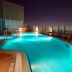 Отель Pearl Park Inn бассейн
