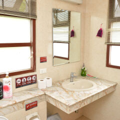 Отель Lost and Found Bed and Breakfast ванная