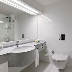 Отель Holiday Inn Istanbul City ванная фото 2