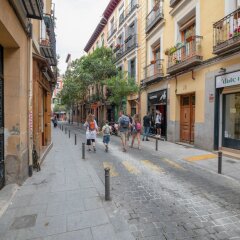 Отель Apto La Latina Plaza Cascorro ECM18 Мадрид