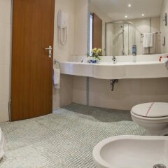 Отель SOL Marina Palace Болгария, Несебр - отзывы, цены и фото номеров - забронировать отель SOL Marina Palace онлайн ванная
