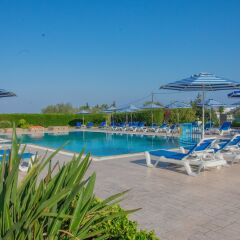 Rafael Hotel бассейн