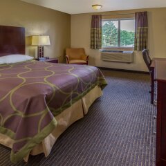 Super 8 by Wyndham Woodburn in Woodburn, United States of America from 99$, photos, reviews - zenhotels.com guestroom photo 2