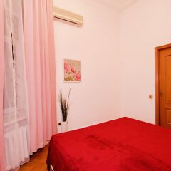 Гостиница LUXKV Apartment on Gnezdnikovskiy в Москве отзывы, цены и фото номеров - забронировать гостиницу LUXKV Apartment on Gnezdnikovskiy онлайн Москва комната для гостей фото 5