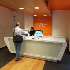 Отель easyHotel Brussels City Centre интерьер отеля