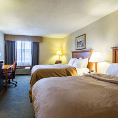 Отель Clarion Inn and Summit Center комната для гостей фото 2
