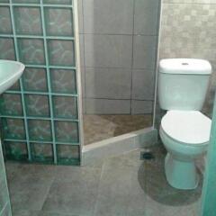 Отель Kavos Bay Seafront Hotel Греция, Эгина - отзывы, цены и фото номеров - забронировать отель Kavos Bay Seafront Hotel онлайн ванная фото 2