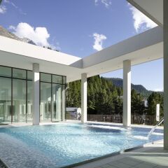 Отель Sport & Wellness Hotel San Gian St Moritz Швейцария, Санкт-Мориц - отзывы, цены и фото номеров - забронировать отель Sport & Wellness Hotel San Gian St Moritz онлайн бассейн фото 2