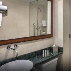 Отель DoubleTree by Hilton New York Times Square South 4* Стандартный номер с различными типами кроватей фото 13