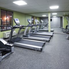 Отель Holiday Inn Express & Suites Bloomington - Mpls Arpt Area West Блумингтон фитнесс-зал фото 2