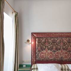 Las Casas De La Juderia Hotel сейф в номере