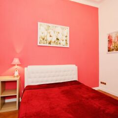 Гостиница LUXKV Apartment on Gnezdnikovskiy в Москве отзывы, цены и фото номеров - забронировать гостиницу LUXKV Apartment on Gnezdnikovskiy онлайн Москва комната для гостей фото 2