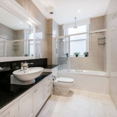 Отель Stay At Mine - Gloucester Mansions ванная