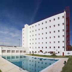 Отель Albergue Inturjoven Jerez De La Frontera Испания, Херес-де-ла-Фронтера - отзывы, цены и фото номеров - забронировать отель Albergue Inturjoven Jerez De La Frontera онлайн бассейн