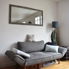 Отель Cosy 1 Bedroom Flat in Paris With Terrace Париж комната для гостей