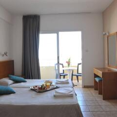 Апартаменты Captain Karas Holiday Apartments в номере