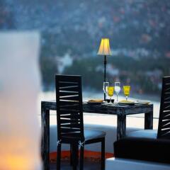 Tentaciones Hotel & Lounge Pool - Adults Only гостиничный бар