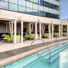 Отель Vdara Hotel & Spa at ARIA Las Vegas США, Лас-Вегас - отзывы, цены и фото номеров - забронировать отель Vdara Hotel & Spa at ARIA Las Vegas онлайн бассейн