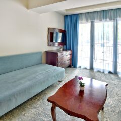 Отель Grifid Hotel Bolero & AquaPark Болгария, Золотые пески - отзывы, цены и фото номеров - забронировать отель Grifid Hotel Bolero & AquaPark онлайн комната для гостей фото 2