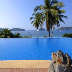 Отель Catalina Beach Resort бассейн