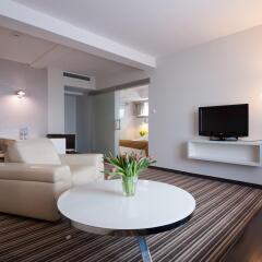 Park Hotel Diament Wroclaw 4* Апартаменты с различными типами кроватей фото 3