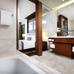 Отель Courtyard By Marriott Seoul Times Square ванная фото 2