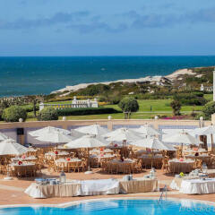 Отель Luxury Townhouse in Praia D'El Rey бассейн