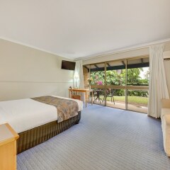 Отель MAS Country Gladstone Palms Motor Inn комната для гостей фото 2