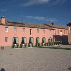 Отель Arneroni Ceggia