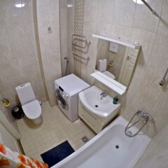 Гостиница Гостевой дом Cat House у Фрунзенской в Санкт-Петербурге 6 отзывов об отеле, цены и фото номеров - забронировать гостиницу Гостевой дом Cat House у Фрунзенской онлайн Санкт-Петербург ванная фото 2