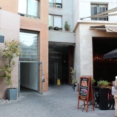 Отель UH ApartHotel Lastarria 70