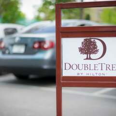 DoubleTree by Hilton Hotel Yerevan City Centre городской автобус