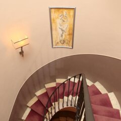 Отель Condotti Palace балкон
