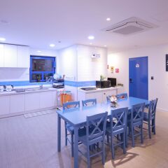 Отель Road Myeongdong Guesthouse Южная Корея, Сеул - отзывы, цены и фото номеров - забронировать отель Road Myeongdong Guesthouse онлайн питание фото 2