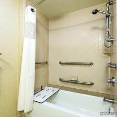 Отель Hampton Inn Vicksburg США, Виксбург - отзывы, цены и фото номеров - забронировать отель Hampton Inn Vicksburg онлайн ванная