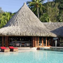 Отель Sofitel Bora Bora Marara Beach Hotel Французская Полинезия, Бора-Бора - отзывы, цены и фото номеров - забронировать отель Sofitel Bora Bora Marara Beach Hotel онлайн бассейн фото 3