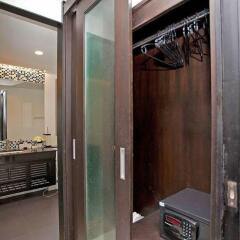 Апартаменты Kamala Chic Apartment сейф в номере